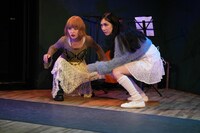 劇団ノックステージ 第7回公演「8人の往来」より。