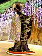 藤尽くしの衣裳×舞台セットの藤で、まさに圧巻！