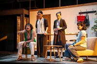 果てとチーク 第8回本公演「害悪」より。（撮影：上野哲太郎）