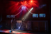 果てとチーク 第8回本公演「害悪」より。（撮影：上野哲太郎）