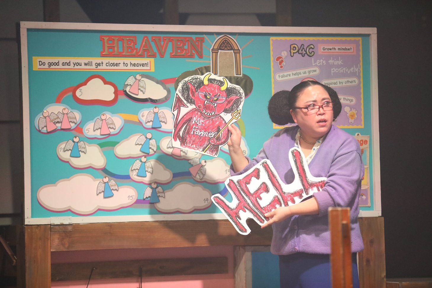 OFFICE SHIKA×海外児童文学シリーズ vol.1 音楽劇「姉さんは、暖炉の上の、壺の中─My Sister Lives on the Mantelpiece」より。（撮影：和田咲子）