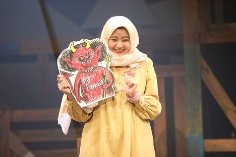 OFFICE SHIKA×海外児童文学シリーズ vol.1 音楽劇「姉さんは、暖炉の上の、壺の中─My Sister Lives on the Mantelpiece」より。（撮影：和田咲子）