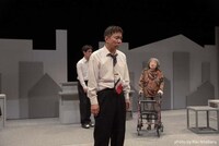 「おんたろうズ～老々行進曲～」2024年大分公演より。（撮影：仁田原力）