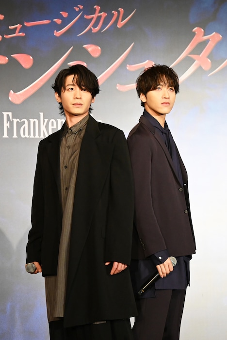 ミュージカル「フランケンシュタイン」製作発表記者会見より、左から小林亮太、島太星。