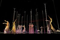 大駱駝艦・天賦典式  DAIRAKUDAKAN TEMPTENSHIKI「脳-BRAIN-」より。（撮影：川島浩之）