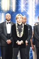 「Endless SHOCK」11月公演千秋楽カーテンコールに登場した堂本光一。