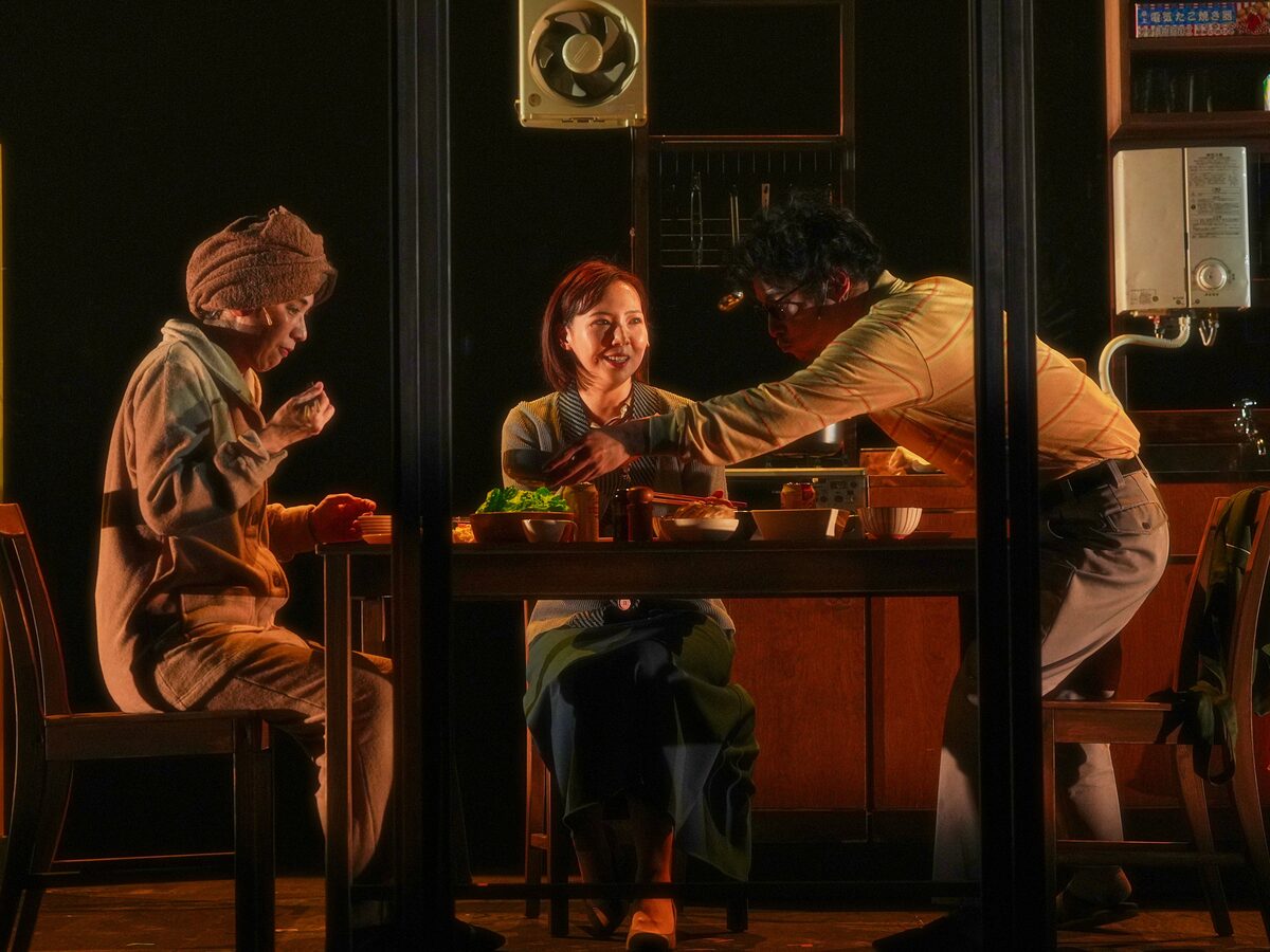 Satomi様作品詳細確認ページ「小鳥たちの誓い」シーグラスアート  