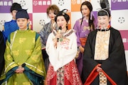 舞台「応天の門」合同取材会より、左から佐藤流司、花總まり、篠井英介。