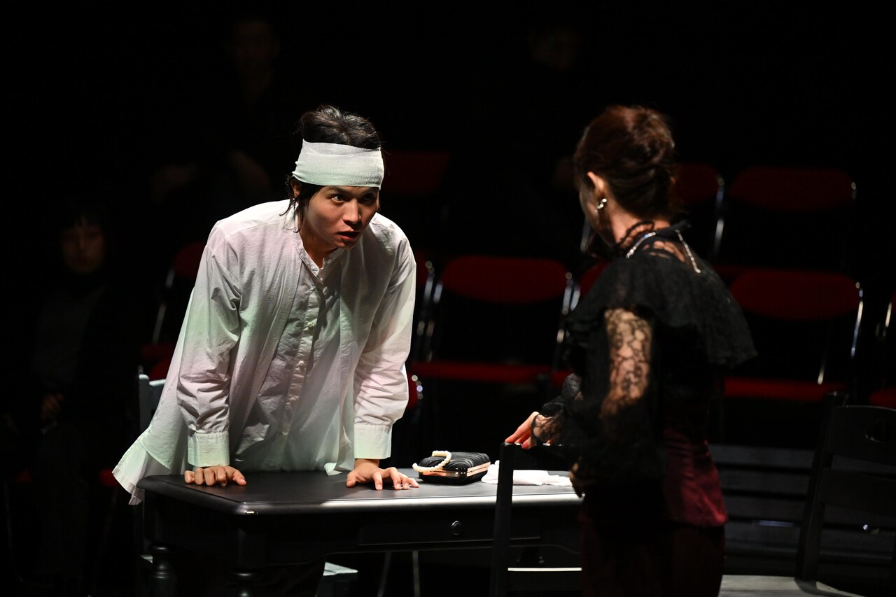 「かもめ」原作に“人が生きること”の普遍性を描く、サラダボール「生きろ、トレープレフ」開幕