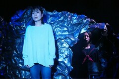 吉祥寺GORILLA「まぶたの裏」幕開け、「女生徒」モチーフに自由に楽しく