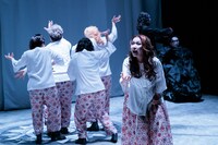 アリス劇場実験室「ミシンとこうもり傘が解剖台の上で偶然に出会ったように美しい」より。