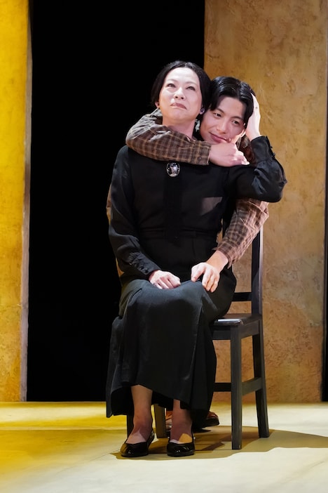 舞台「血の婚礼」より。（撮影；田中亜紀）