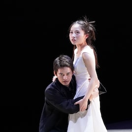 中山優馬が逃げ場のない空間楽しむ、栗山民也演出「血の婚礼」本日開幕
