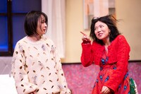 贅沢貧乏「おわるのをまっている」より。（Photo by Hideto Maezawa）