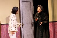 贅沢貧乏「おわるのをまっている」より。（Photo by Hideto Maezawa）