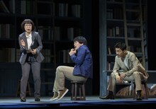 演劇集団キャラメルボックス2024 クリスマスツアー「ミスター・ムーンライト」より。(c)引地信彦