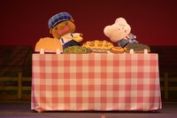 「おしりたんていミュージカル」過去公演の様子。