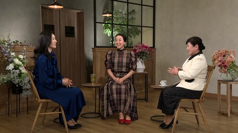 左から荒川静香、浅田真央、伊藤みどり。(c)フジテレビ