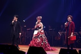 TRUMP series 10th ANNIVERSARY FINAL「繭期大夜会」より、左から末満健一、新良エツ子、和田俊輔。