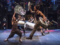 「STOMP ストンプ」より。