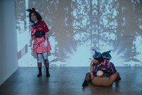 中屋敷南 新作パフォーマンス＋インスタレーション2024「ひかりとからだのふれあうところ Where Light and Body Meet」より。