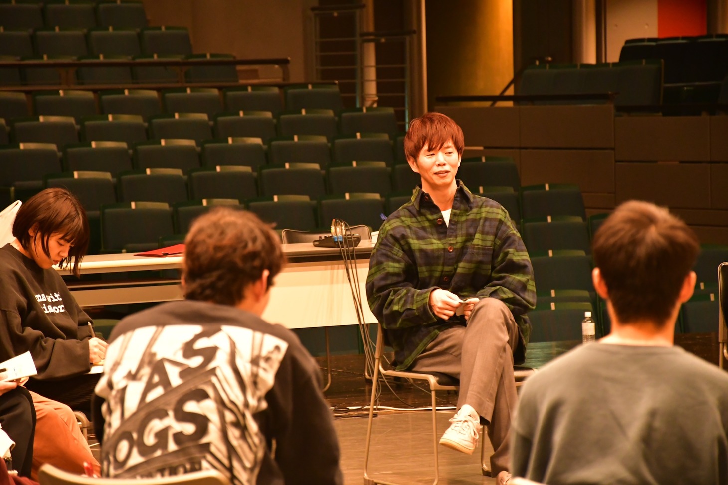 コクーン アクターズ スタジオ稽古より、杉原邦生。