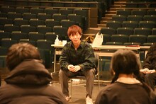 コクーン アクターズ スタジオ稽古より、杉原邦生。