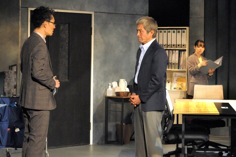 劇団青年座創立70周年記念第4弾 / 劇団青年座第259回公演「穏やかな人と機（ひととき）」より。（撮影：坂本正郁）