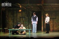 音楽座ミュージカル「ホーム」東京公演より。（撮影：二階堂健）(c)ヒューマンデザイン