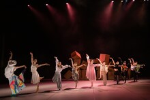 Noism1「にんげんしかく」より。（Photo by Joseph Marcinsky）