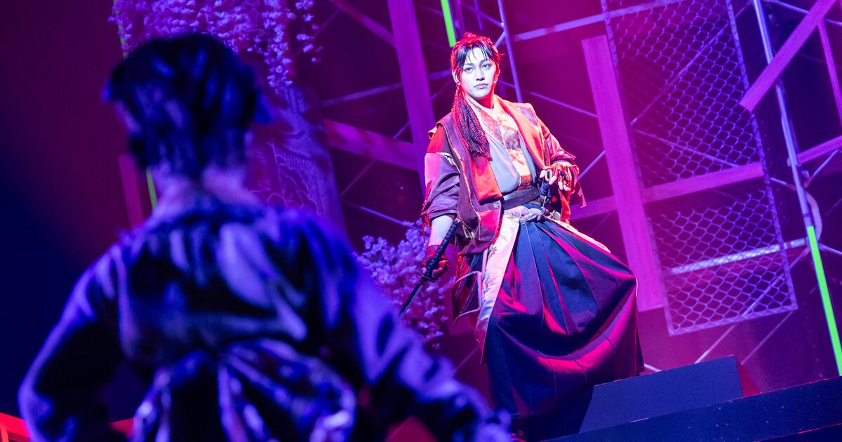 「演劇【推しの子】2.5次元舞台編」公開ゲネプロより、劇中劇 舞台「東京ブレイド」の様子。 [画像・動画ギャラリー 6/46] - ステージナタリー