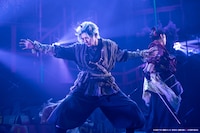 「演劇【推しの子】2.5次元舞台編」公開ゲネプロより、劇中劇 舞台「東京ブレイド」の様子。