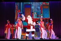 「ブロードウェイ クリスマス・ワンダーランド2024」より。（Photo by Maiko Miyagawa）