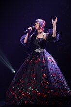 TRUMP series 15th Anniversary FINAL「繭期極夜会」より、新良エツ子。