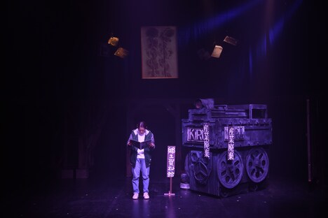 劇団桟敷童子「荒野に咲け」より。（撮影：長田勇）