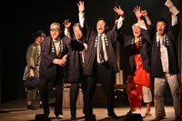 ゴツプロ！ 第10回公演「たかが十年の祭り」より。（撮影：渡邉和弘）