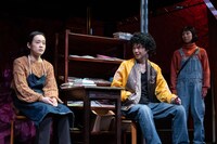 シアタートラム・ネクストジェネレーション vol.16 -演劇- くによし組「ケレン・ヘラー」より。（撮影：月館森）