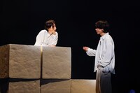 言式「或いは、ほら」より。（撮影：小境勝巳）(c)言式