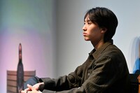 劇団あはひ 新作公演「愛し合えない」より。（撮影：佐々木萌）