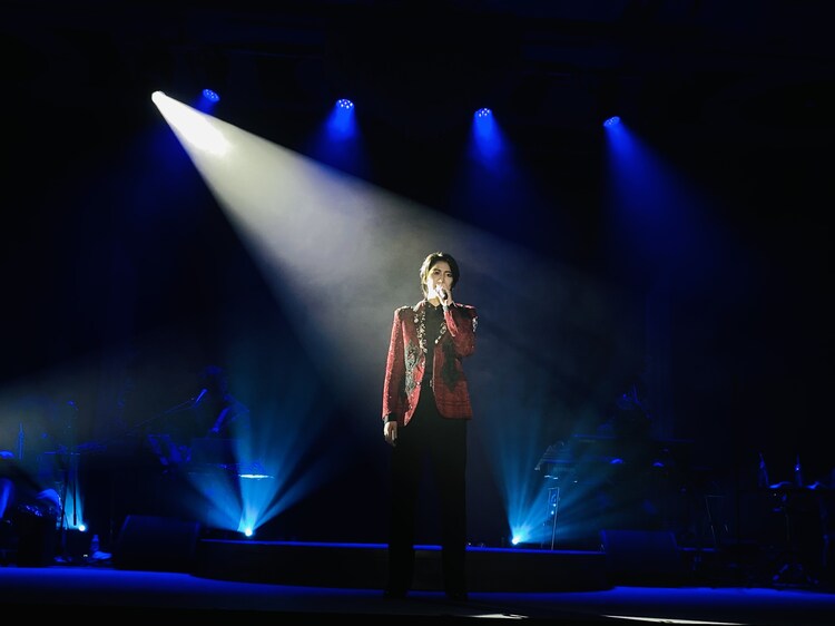 「七海ひろきクリスマスディナーショー“Dearest”」より。