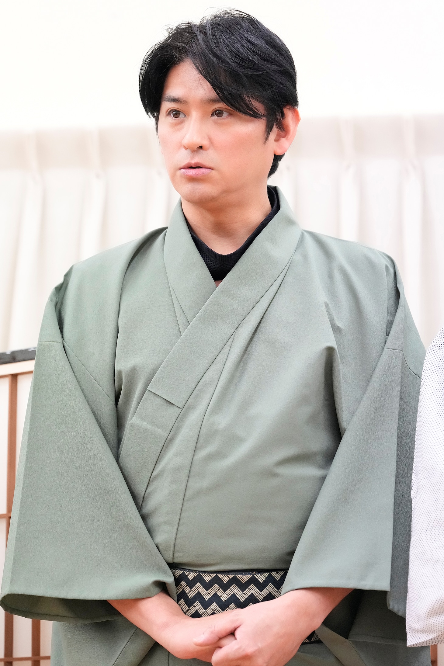 令和七年 正月公演「おちか奮闘記」取材会の様子。賀集利樹。