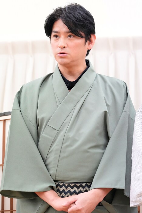 令和七年 正月公演「おちか奮闘記」取材会の様子。賀集利樹。