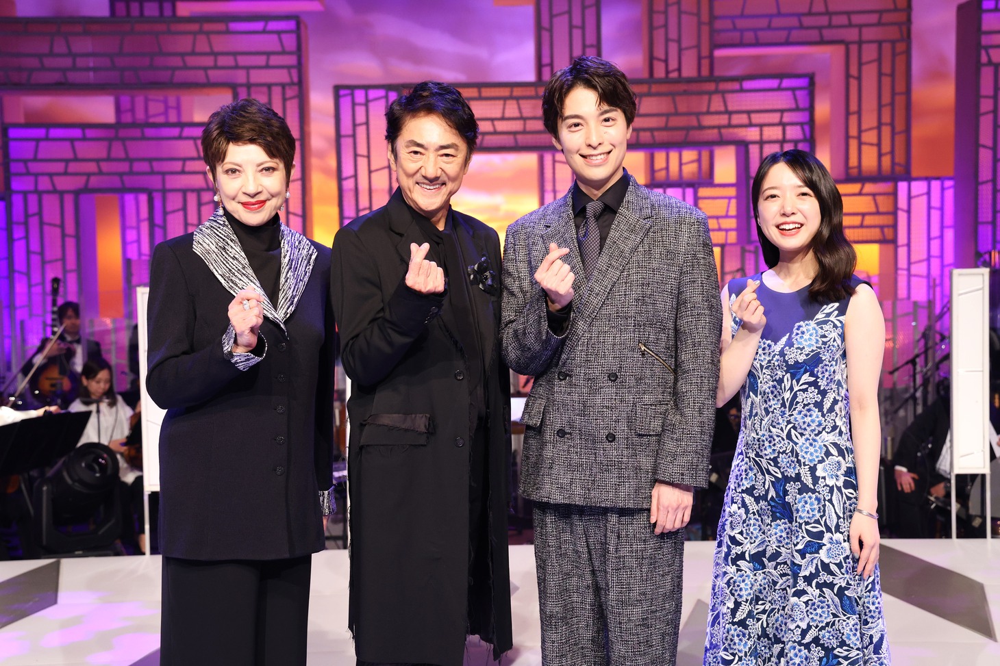 フジテレビ系「MUSIC FAIR」の「さよなら帝劇特集」出演者左から鳳蘭、市村正親、海宝直人、上白石萌音。