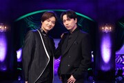 フジテレビ系「MUSIC FAIR」の「さよなら帝劇特集」出演者左から井上芳雄、山崎育三郎。