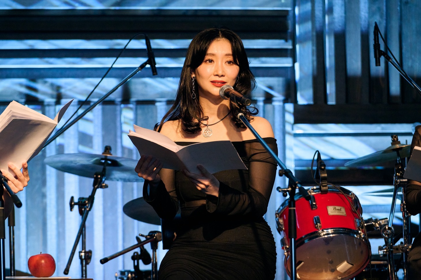 「女優倶楽部の、最初の晩餐」より。（撮影：池澤健太郎）