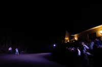 「スリーピルバーグス 第2回野外公演inスタジアム！『リバーサイド名球会』」より。（Photo：igaki photo studio、Photo courtesy：Toyota Theater Festival）