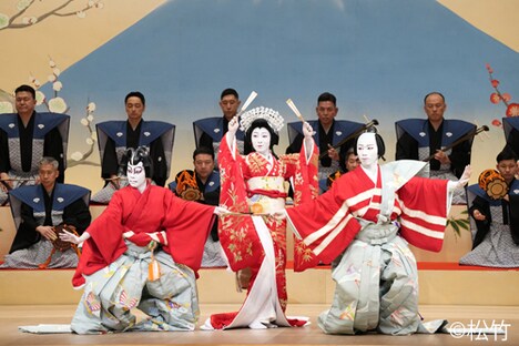 「新春浅草歌舞伎」第2部「春調娘七種」より。