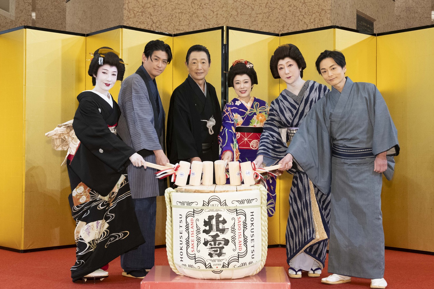 松竹創業百三十周年「おちか奮闘記」鏡開きイベントより。