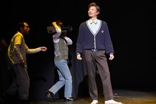 「明治座新春純烈公演」より、第1部「俺たちはダディじゃねえ！」の様子。（撮影：田中亜紀）