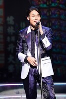 「明治座新春純烈公演」より、第2部「純烈コンサート2025『BIG♨LOVE』」の様子。（撮影：田中亜紀）